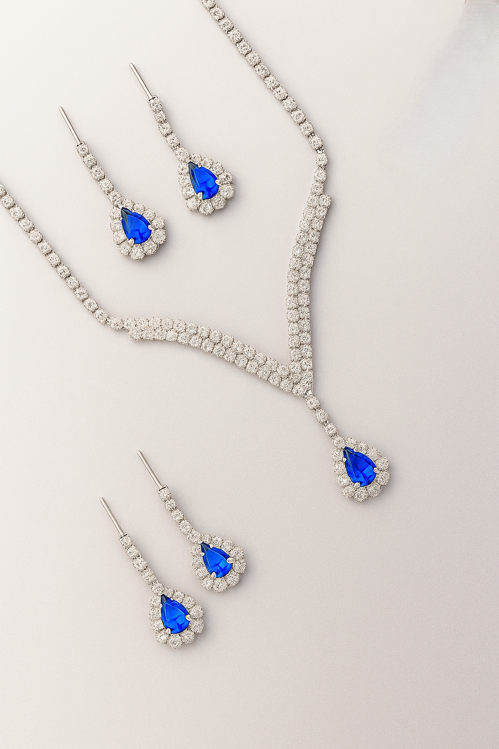 Encanto Azul – Collar y Aretes para un Look de Impacto
